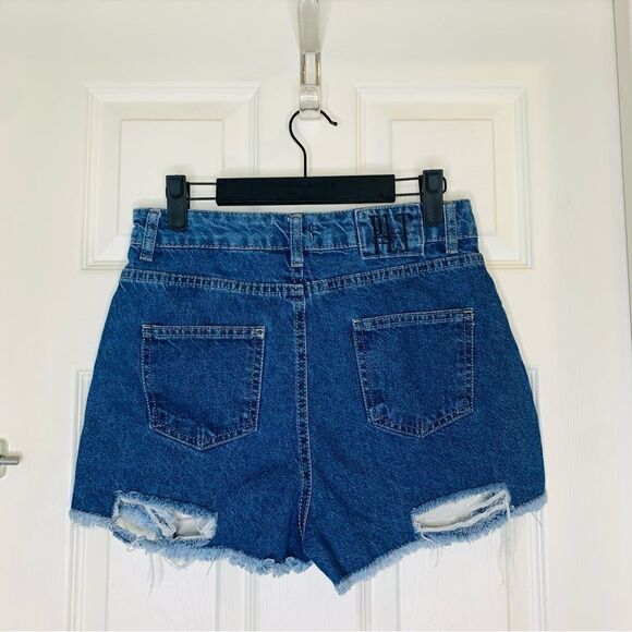 Pretty Little Thing Mid Blue Wash Distressed Hem Size 4 - Picture 3 of 9